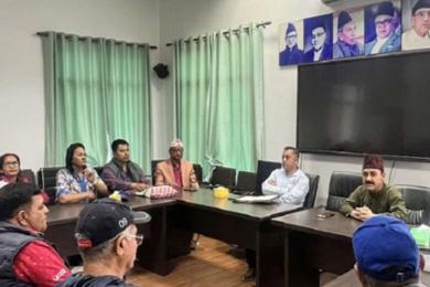 शिक्षक अगुवासँग कांग्रेस महामन्त्रीद्वयको छलफल, माग सम्बोधनमा पहल गर्ने आश्वासन